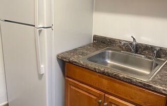 2 beds, 1 bath, $900, Unit Apt 3