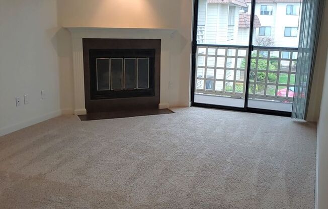 1 bed, 1 bath, 610 sqft, $1,750, Unit B304