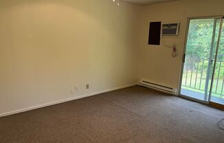 2 beds, 1 bath, $595