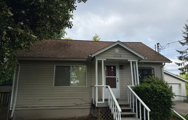 Spacious 3BR + Loft | 2.5BA | Large Yard | West Seattle Living