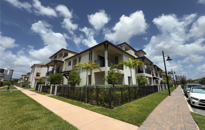 8317 NW 45 ST