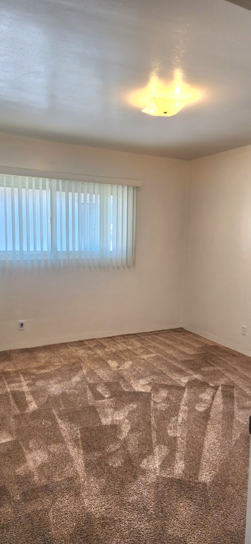 2 beds, 1 bath, $2,395