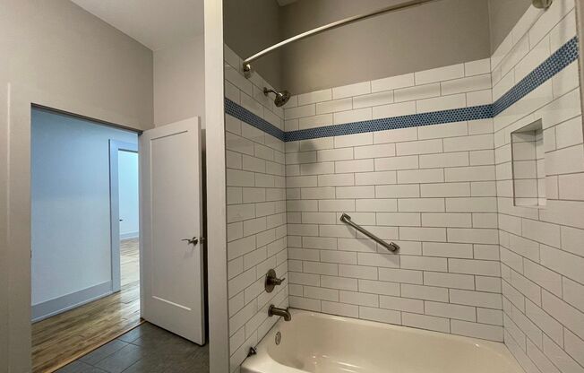 4 beds, 2 baths, 1,900 sqft, $3,695, Unit 1432-306