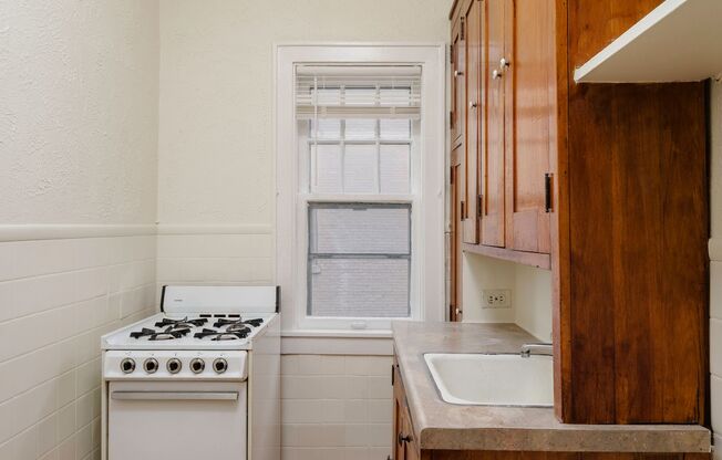 1 bed, 1 bath, 600 sqft, $1,015, Unit 207