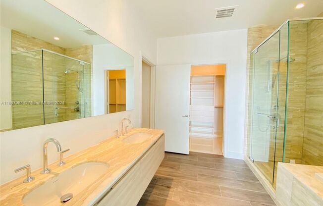 3 beds, 3 baths, 1,731 sqft, $10,300, Unit 2900 NE 7th Ave unit LPH-4508 (A11667984)