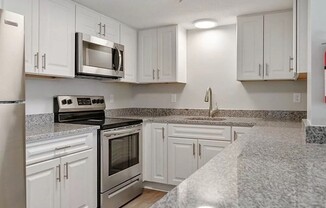 2 beds, 2 baths, 900 sqft, $1,700, Unit 202