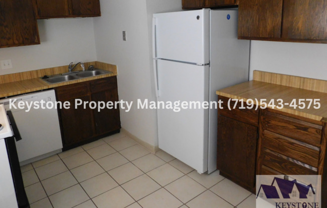 $485 OFF - Move In Special!  Clean & Well Maintained Lower Level Belmont Apartment  -  2 Bed/1 Bath $975/$975