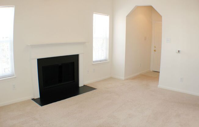 2 beds, 2 baths, 1,033 sqft, $1,519, Unit 27-27105