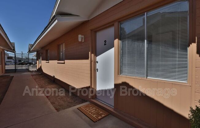 1702 W VOGEL AVE