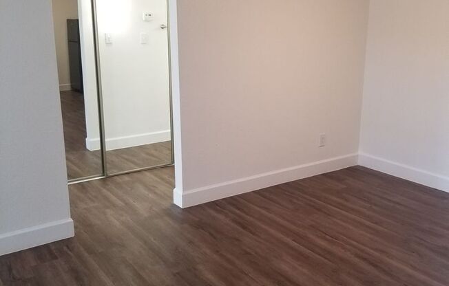 1 bed, 1 bath, 614 sqft, $1,300, Unit 126