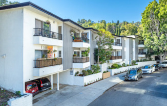 The Regal Villa Apts...Gorgeous Newly Remodeled 2 Bedroom.. Prime Location! CALL NOW!