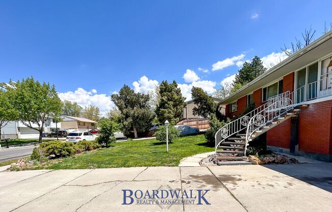 Spacious 3-Bed Basement Apartment in Sandy