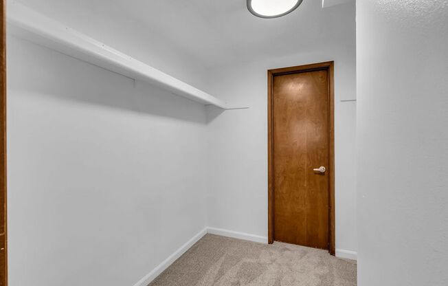 1 bed, 1 bath, 734 sqft, $1,450, Unit 821