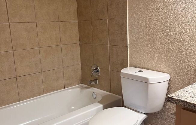 1 bed, 1 bath, 612 sqft, $895, Unit 906