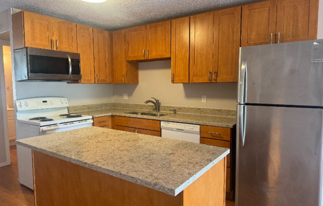 308 Summit Ave N 12