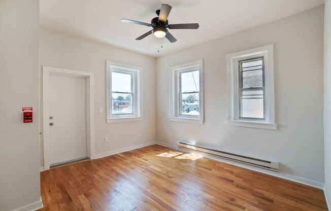 2 beds, 1 bath, $1,695, Unit E Building 310R