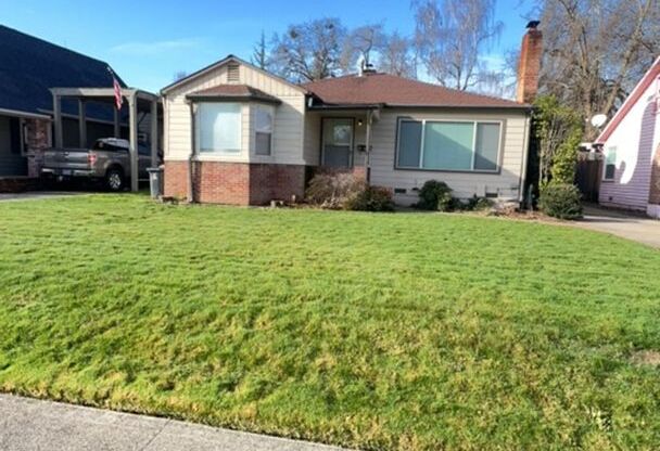 2BD/1BATH - NORTHWEST GARAGE, LANDSCAPED YARD & WASHER/DRYER HOOKUP