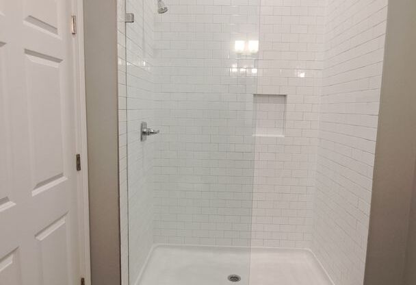 2 beds, 2 baths, 1,001 sqft, $2,250, Unit Unit 312