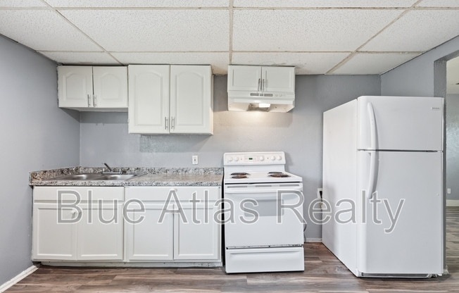 2215 RIVERVIEW DR