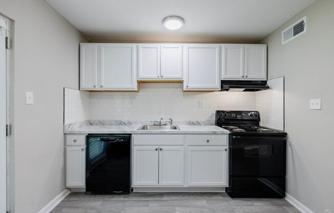 2 beds, 1 bath, 750 sqft, $1,550, Unit 7