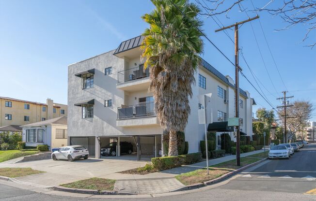 Newly renovated Studio in Century City.  A must see!