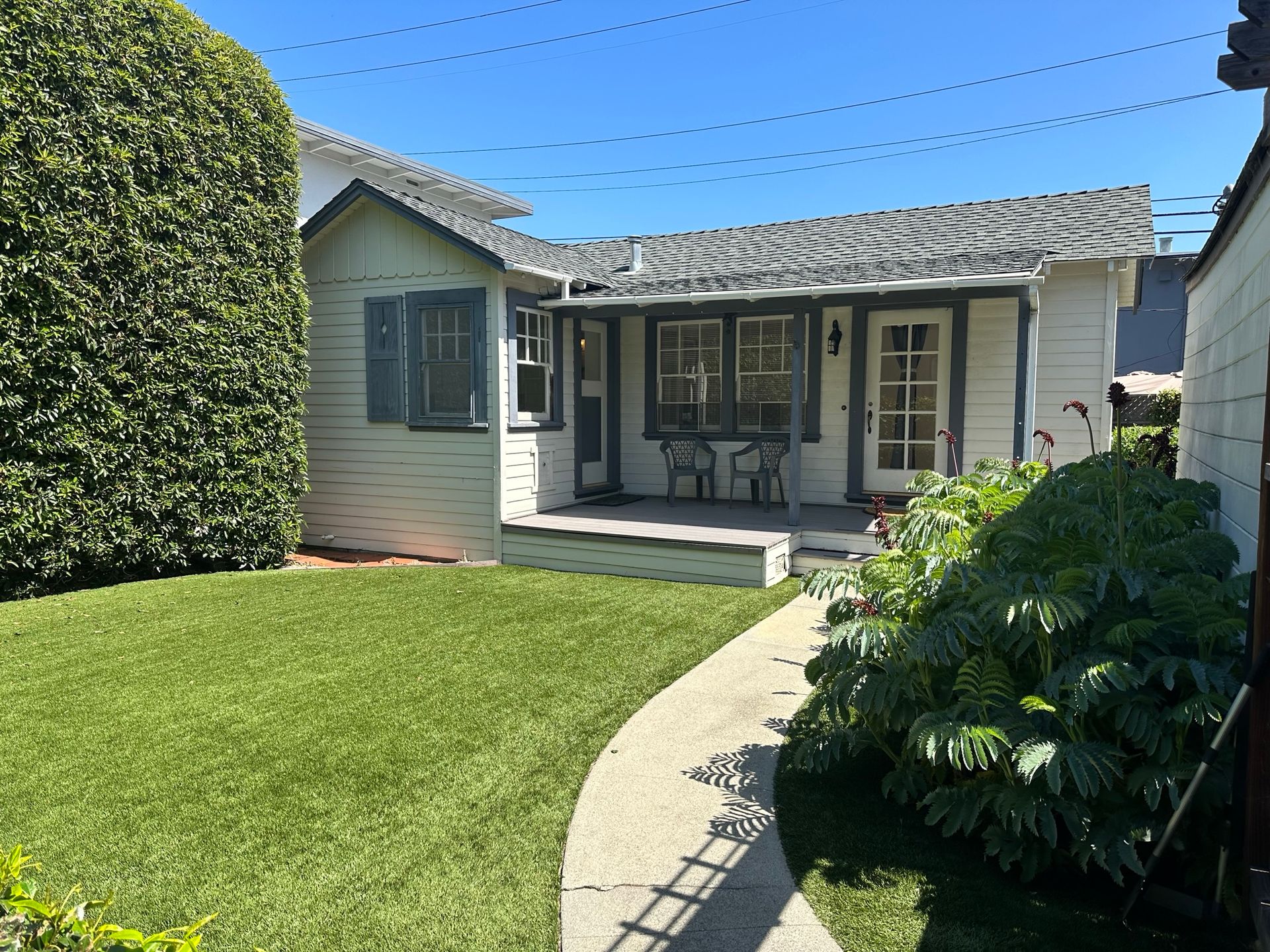 Charming Burlingame Cottage with Private Yard