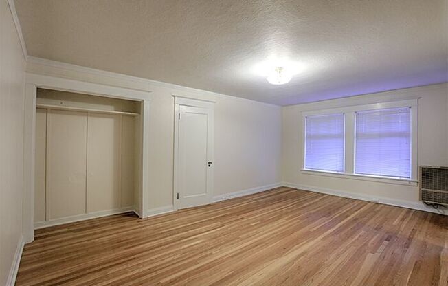 Studio, 1 bath, 445 sqft, $1,350