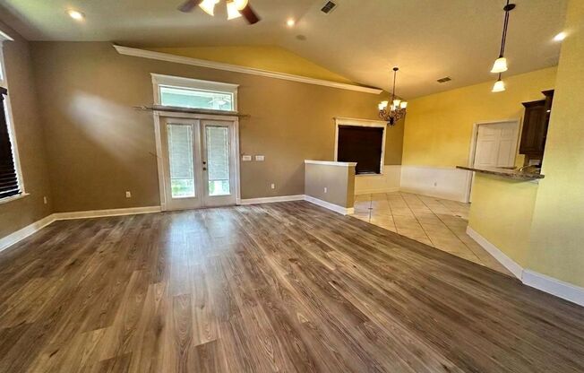 3BR/2BA Turkey Creek Home – Resort-Style Amenities & Lawn Care Included.