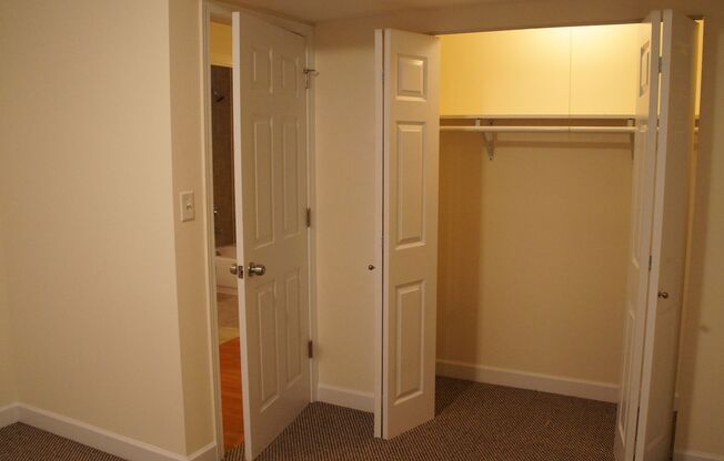 3 beds, 2 baths, 1,355 sqft, $2,595, Unit 2134-G