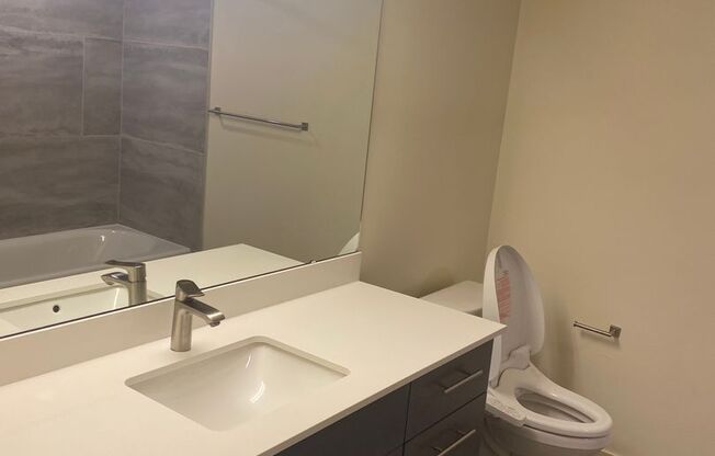1 bed, 1 bath, 429 sqft, $2,257, Unit 303