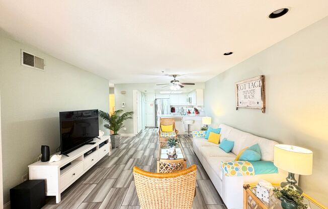AVAILABLE NOW!! Charming FURNISHED 1 Bed/2 Bath In Palm Springs Deauville Community!!