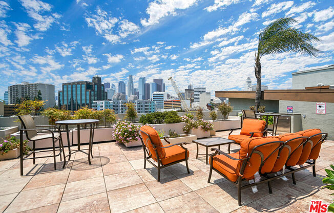 3 beds, 2 baths, 1,213 sqft, $3,600, Unit 209