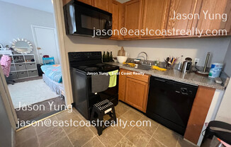 1132 COMMONWEALTH AVE