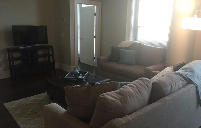 2 beds, 1 bath, 800 sqft, $1,650, Unit 3N