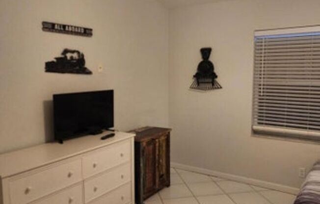 3 beds, 2 baths, $3,500