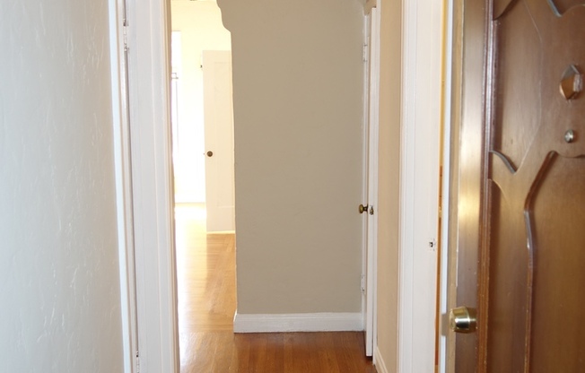 1 bed, 1 bath, $2,195, Unit 34