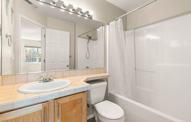 2 beds, 3 baths, 1,484 sqft, $2,495