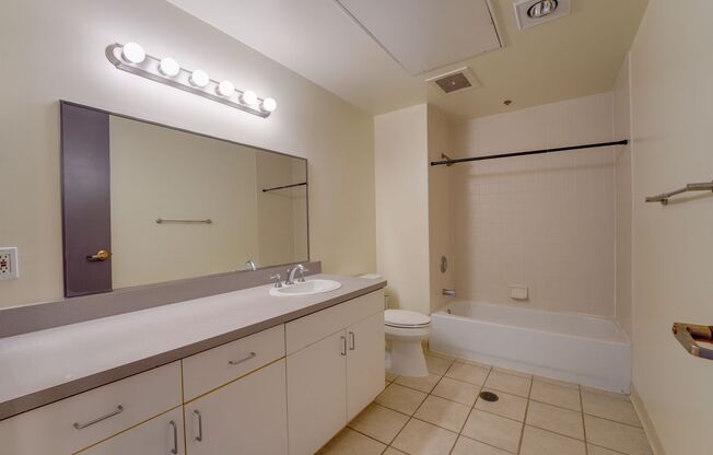 1 bed, 1 bath, 726 sqft, $2,350, Unit 1023-304