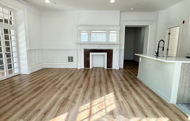 260 West Johnson Street