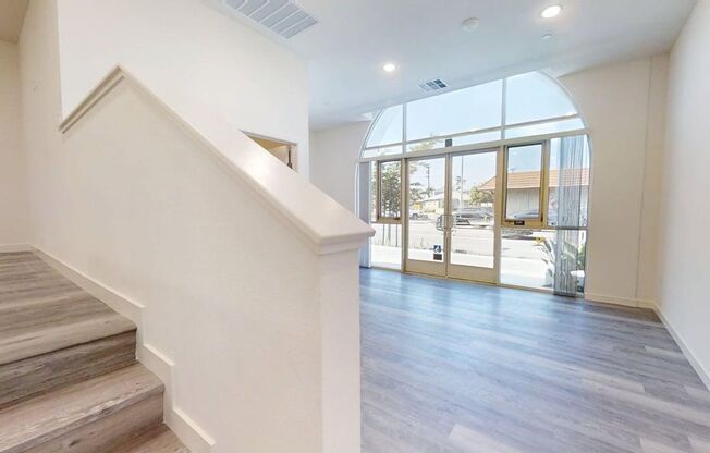 Studio, 2 baths, 867 sqft, $2,795, Unit Live/Work Loft - B