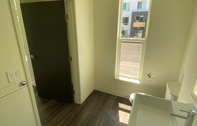 1 bed, 1 bath, 612 sqft, $1,200, Unit 419