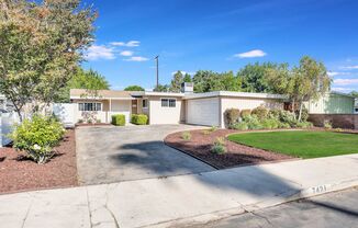 Beautiful home located in the heart of Winnetka