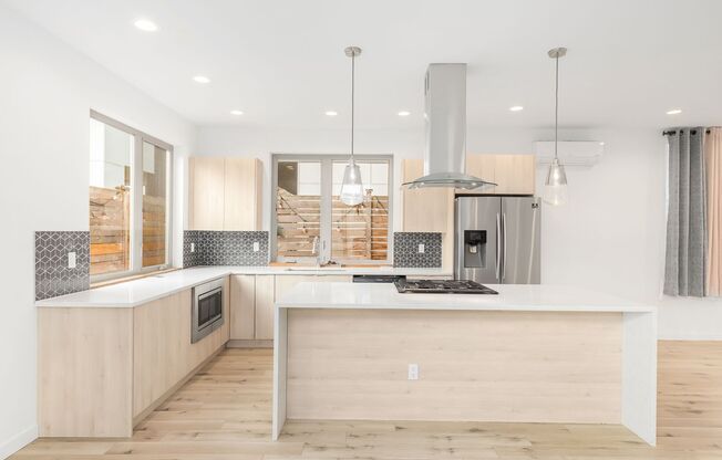 Leschi New Construction 5-Bedroom Townhouse