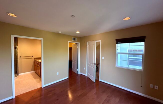 2 beds, 2.5 baths, $4,195, Unit # 119