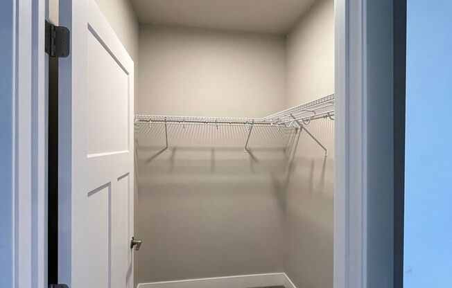 2 beds, 2 baths, 926 sqft, $1,550