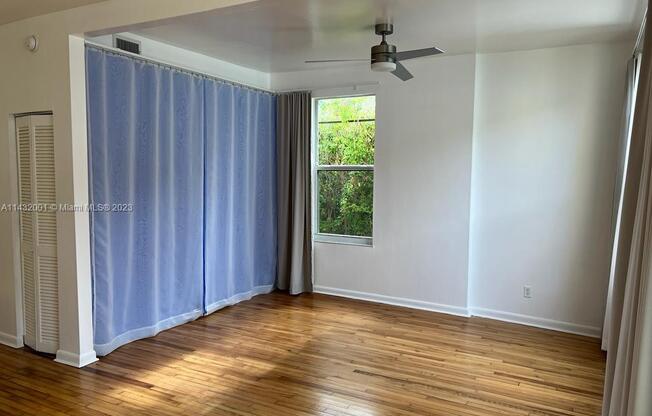 4215 SHERIDAN AVE