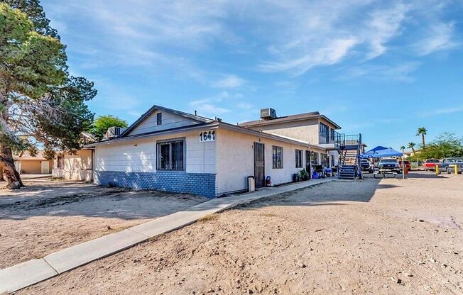 Charming 2-Bedroom Unit in a Well-Maintained 4-Plex!