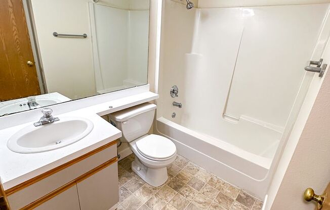 Studio, 1 bath, 460 sqft, $1,395, Unit 413