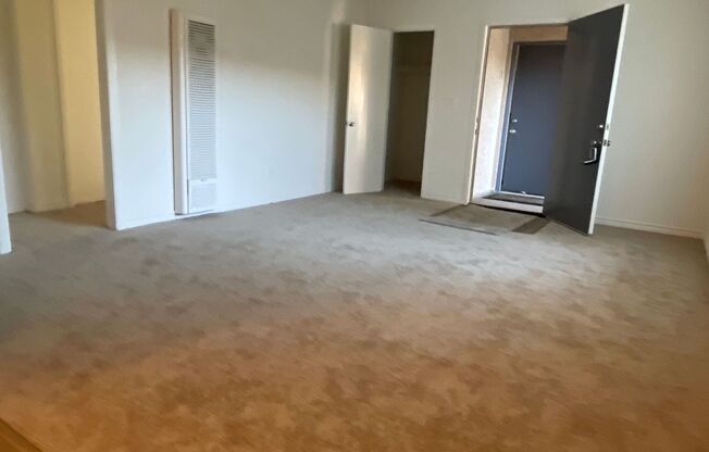 Upstairs 2 Bed 1 Bath, 1 Assigned Parking Space Included, 1.5 Miles From the Beach