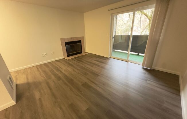 1 bed, 1 bath, 723 sqft, $1,595, Unit C10